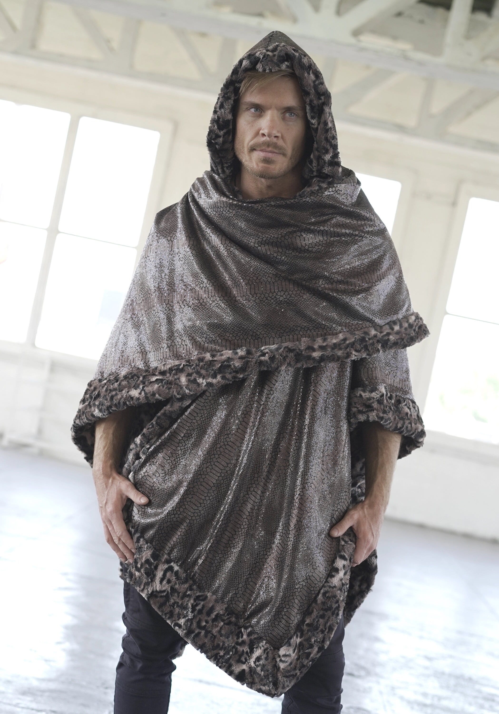 PONCHO WRAP Faux Fur