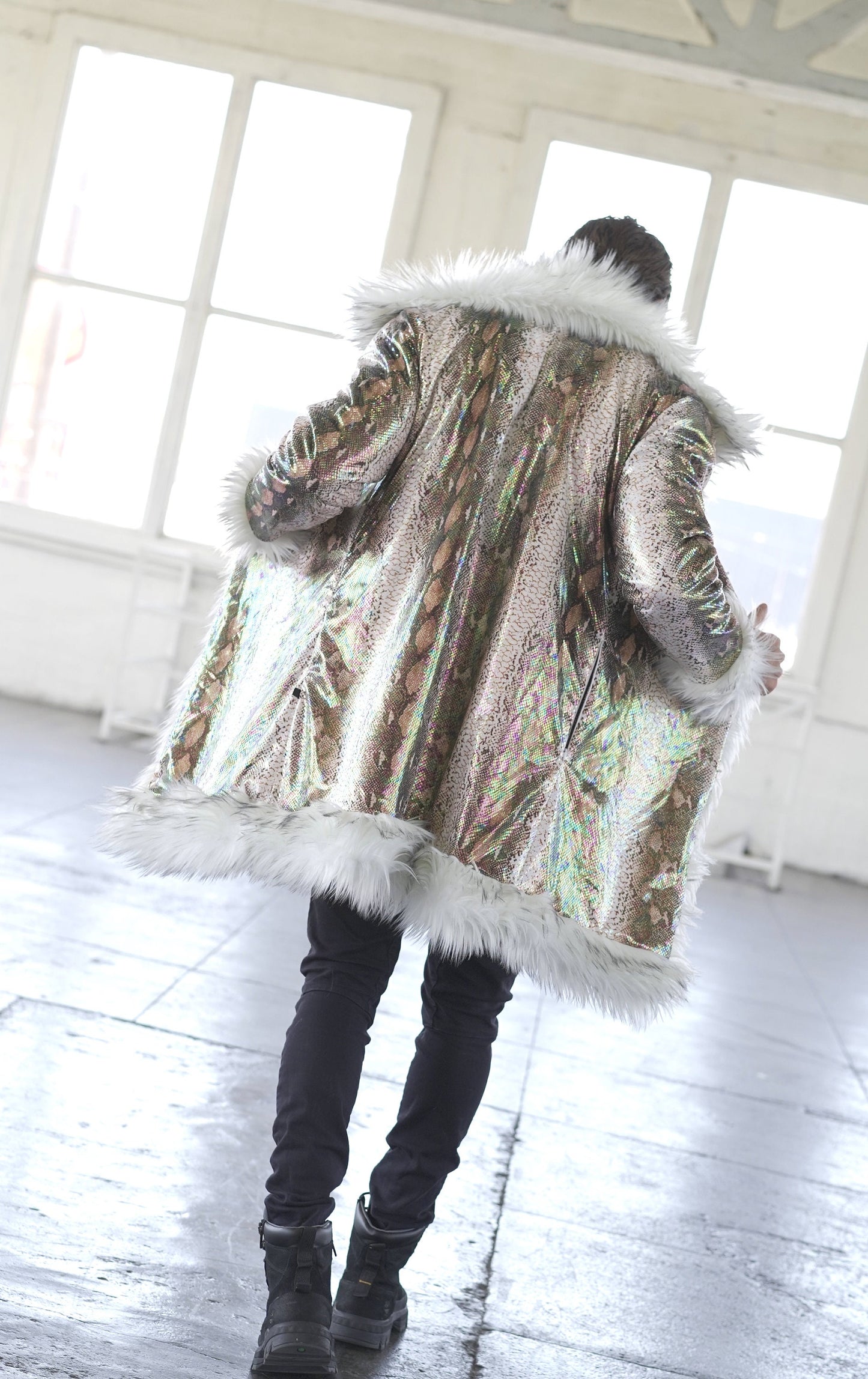 SNAKE IRIDESCENT Fur Coat