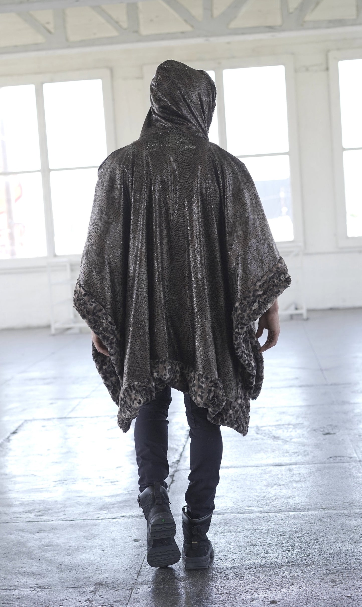 PONCHO WRAP Faux Fur