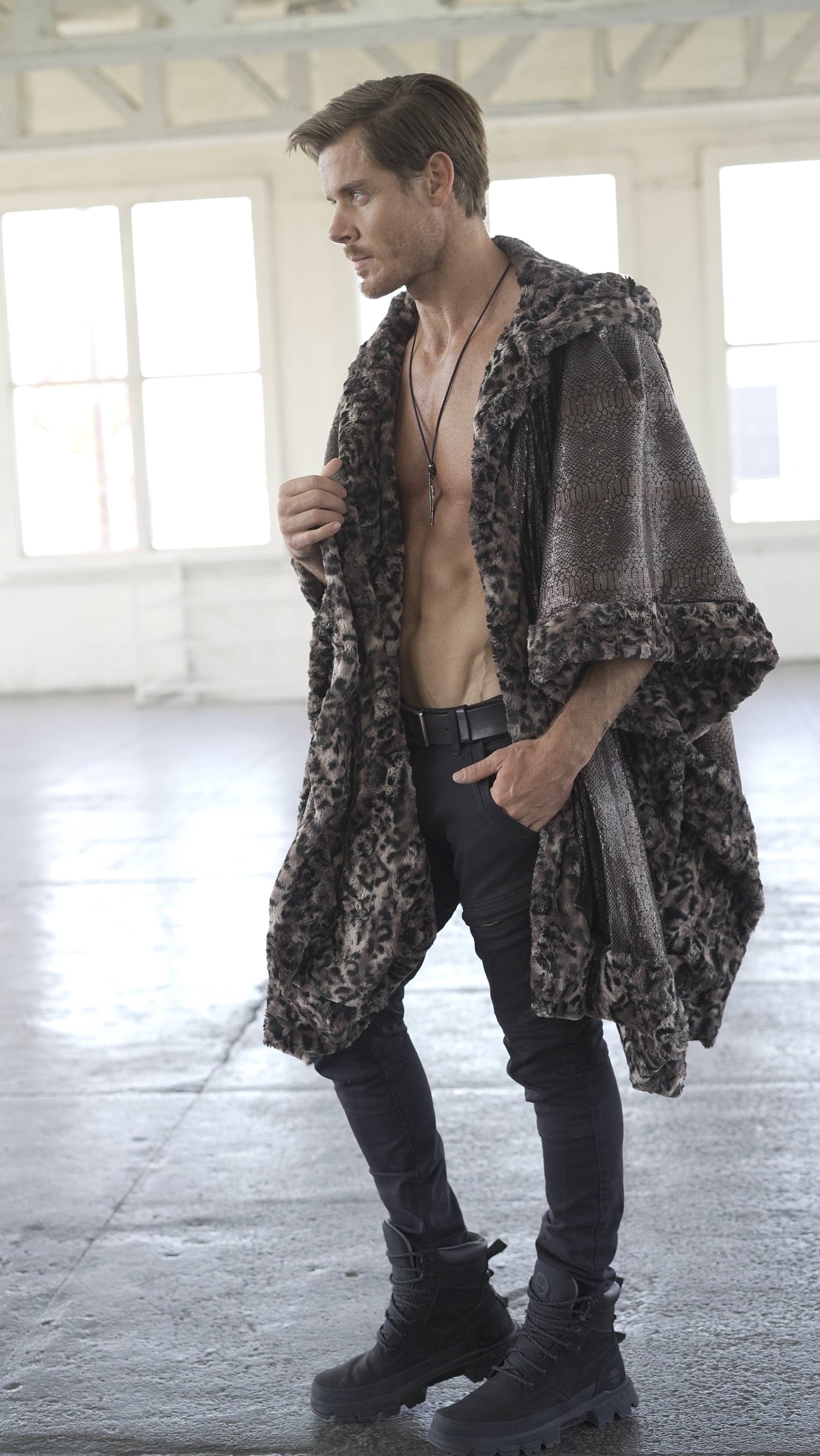 PONCHO WRAP Faux Fur