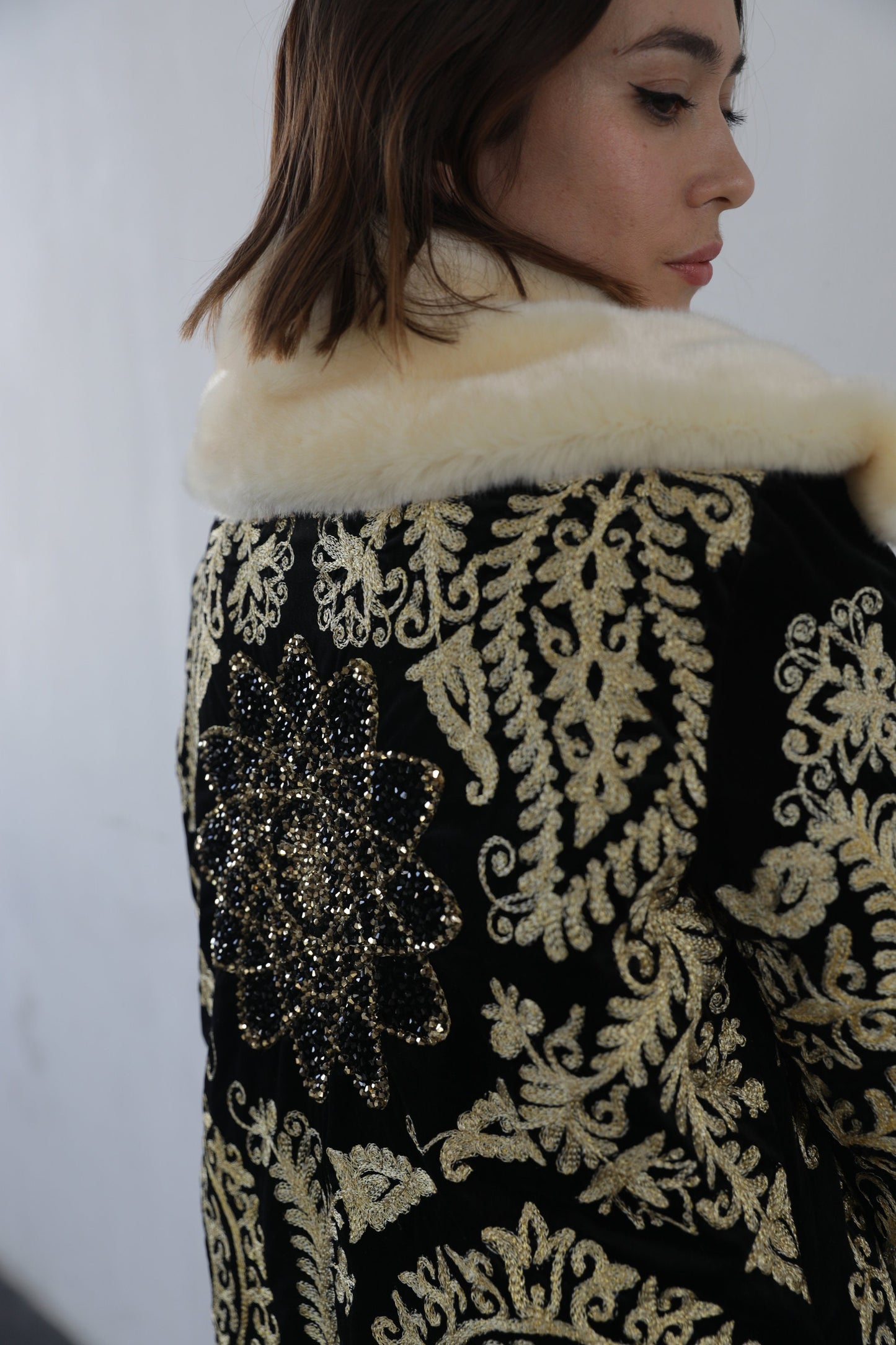 ALIVE Embroidery Fur Coat