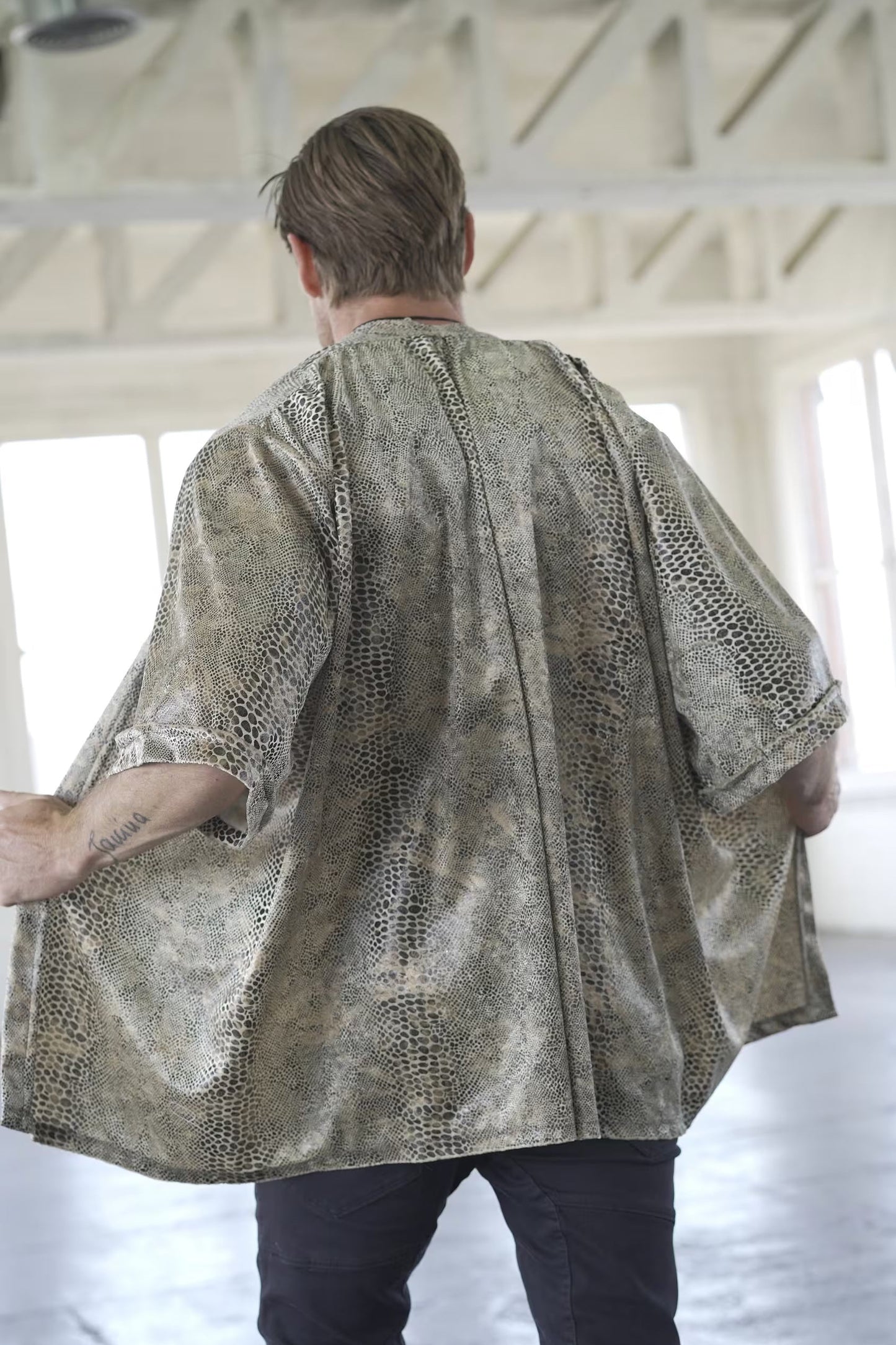 Dusty Snake Shimmer Kimono