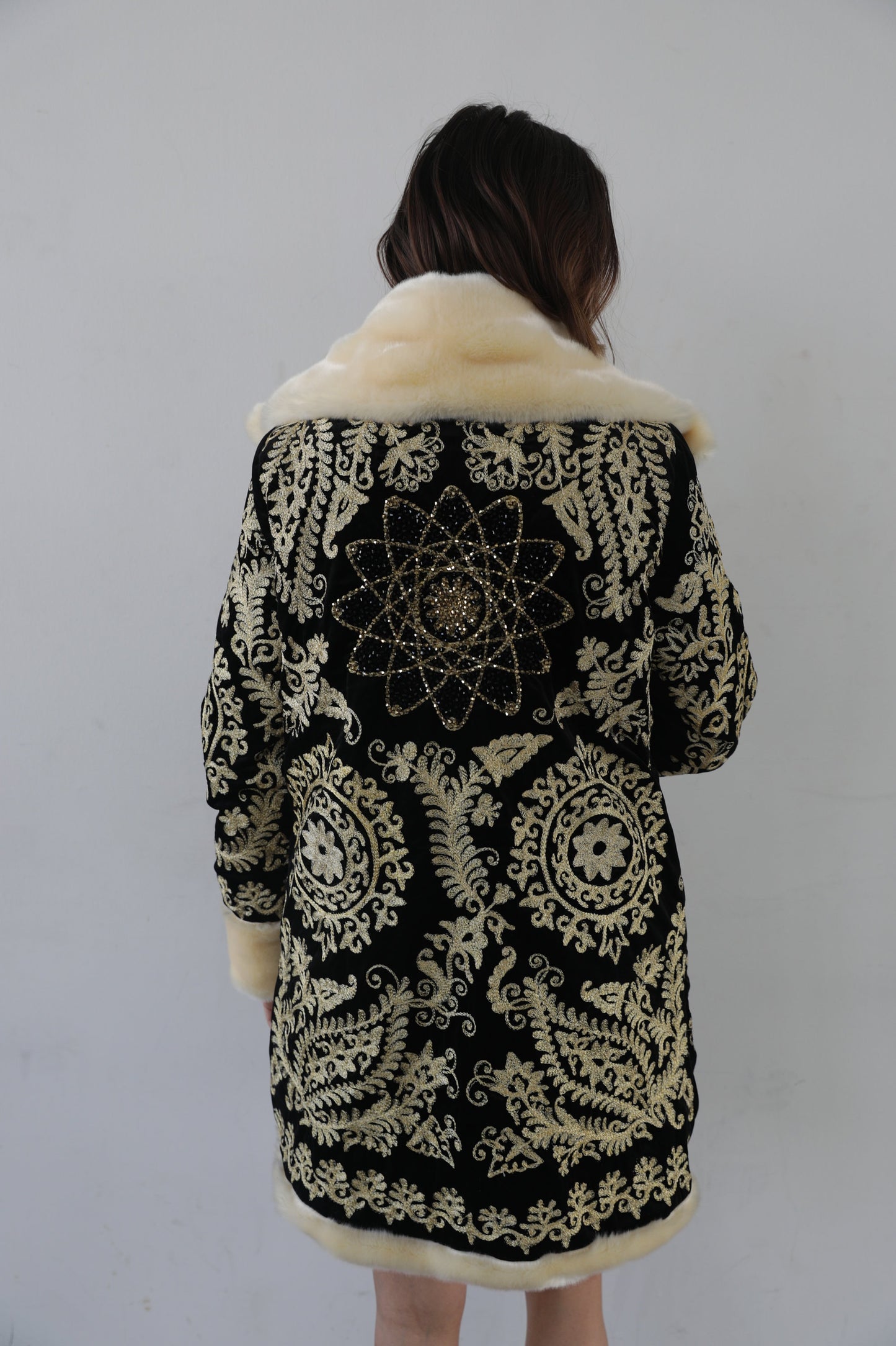 ALIVE Embroidery Fur Coat