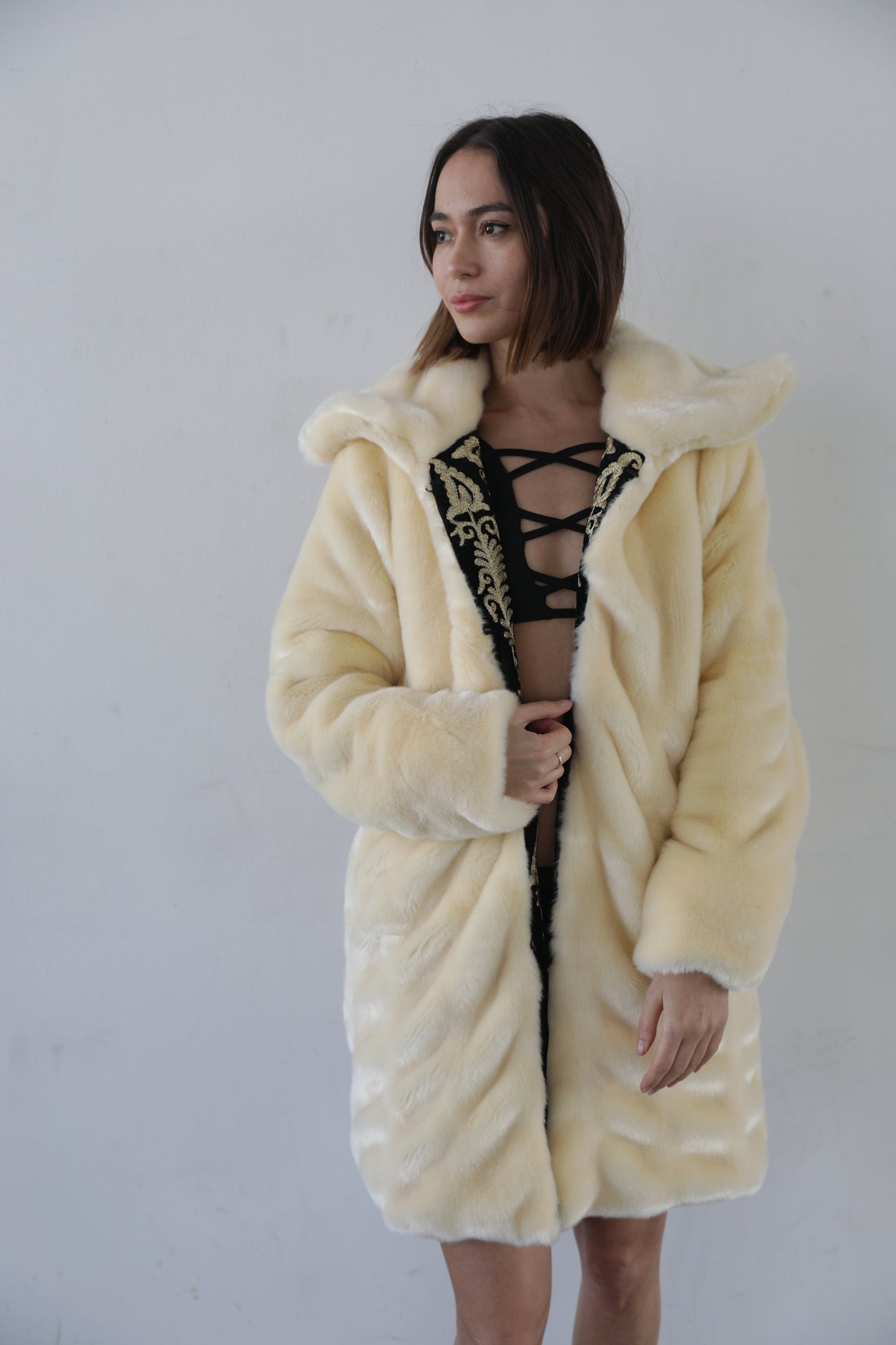 ALIVE Embroidery Fur Coat