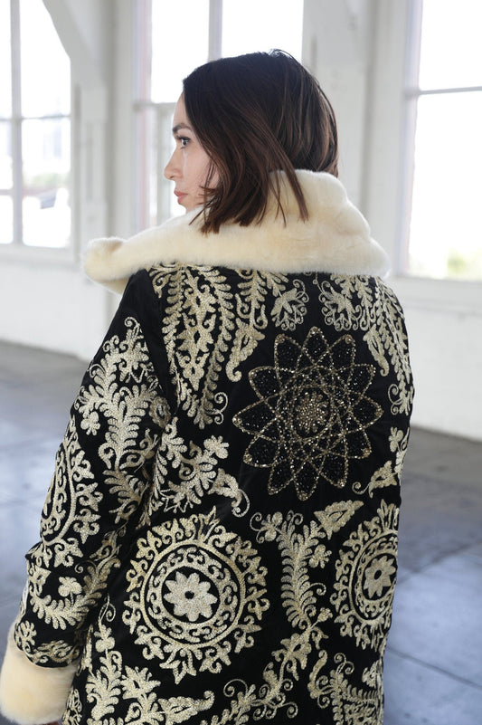 ALIVE Embroidery Fur Coat