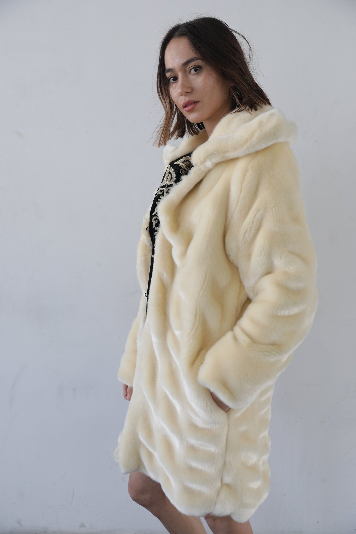 ALIVE Embroidery Fur Coat